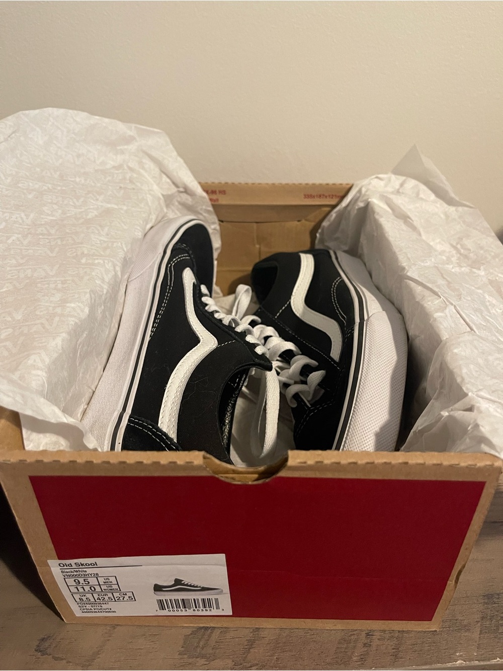 Vans Black and White Old Skool Skate Sneakers Men’s 9.5 - Picture 4 of 6